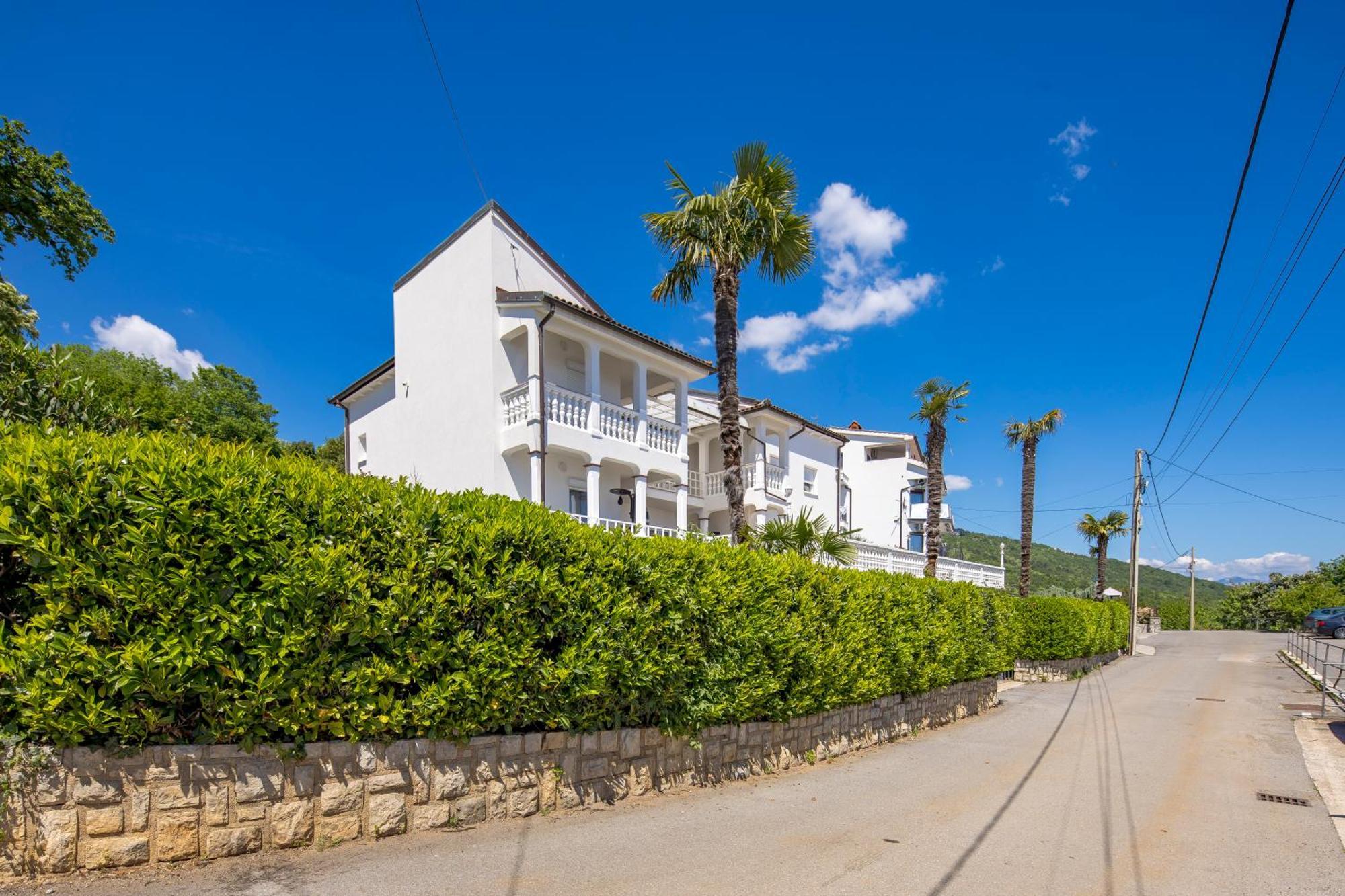 Villa Garden Apartment With Pool Abbázia Kültér fotó
