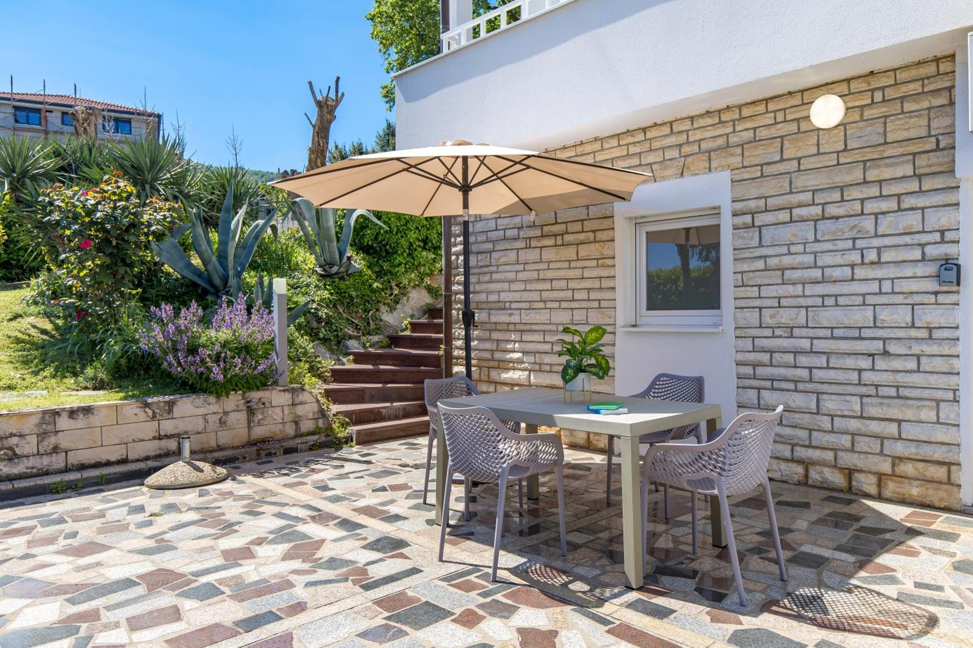 Villa Garden Apartment With Pool Abbázia Kültér fotó